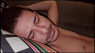 O sonho pode se tornar realidade, sonhou e o homem sonhado veio mamar sua pica até jorrar jatos de leite.